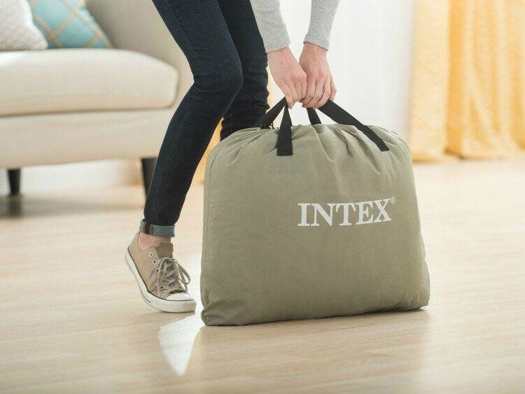 Materac dmuchany z wbudowaną poduszką 183 x 203 x 23 cm INTEX 66770